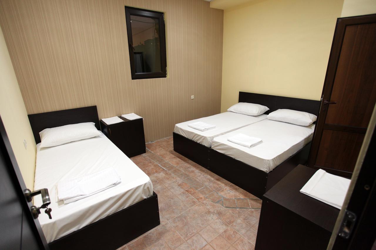 Yerevan Inn Hostel Esterno foto